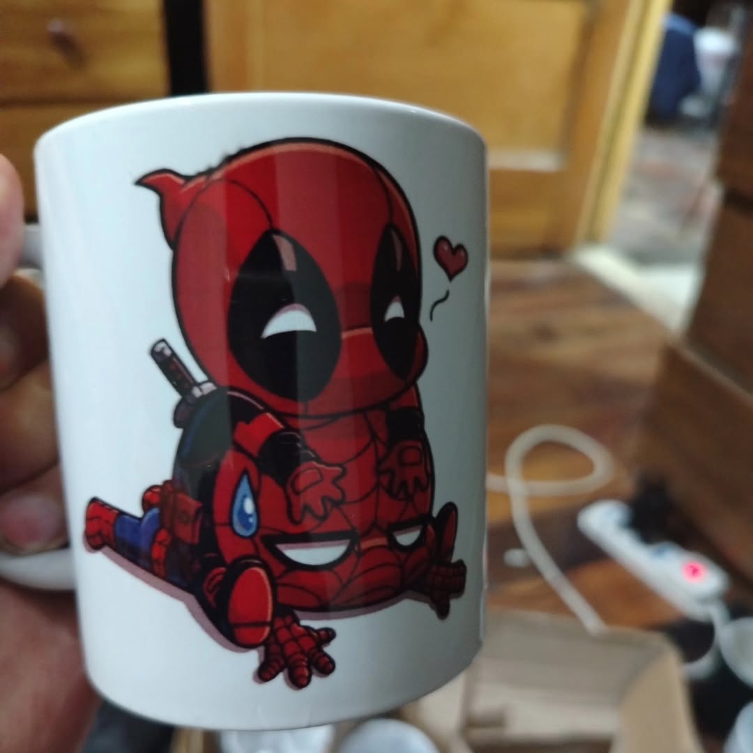 Taza Deadpool y Spiderman