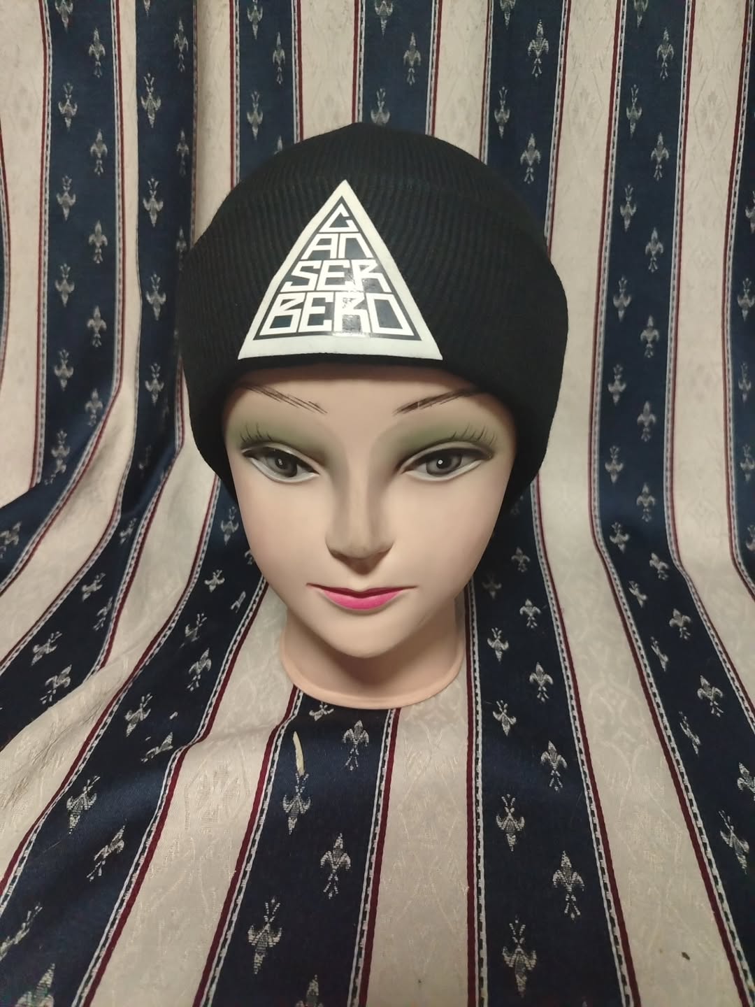 Gorro invierno Canserbero